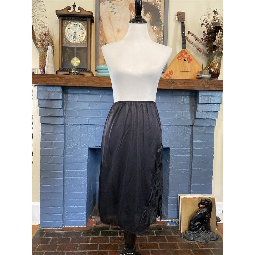 Vintage Dixie Belle Half Slip Black Anti-static Size Medium Lace Trimmed Slits